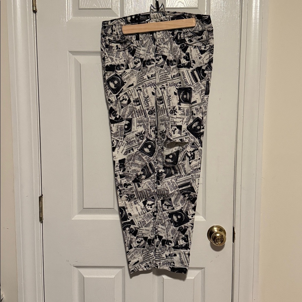 Abbey Dawn Monochrome Graphic Pants